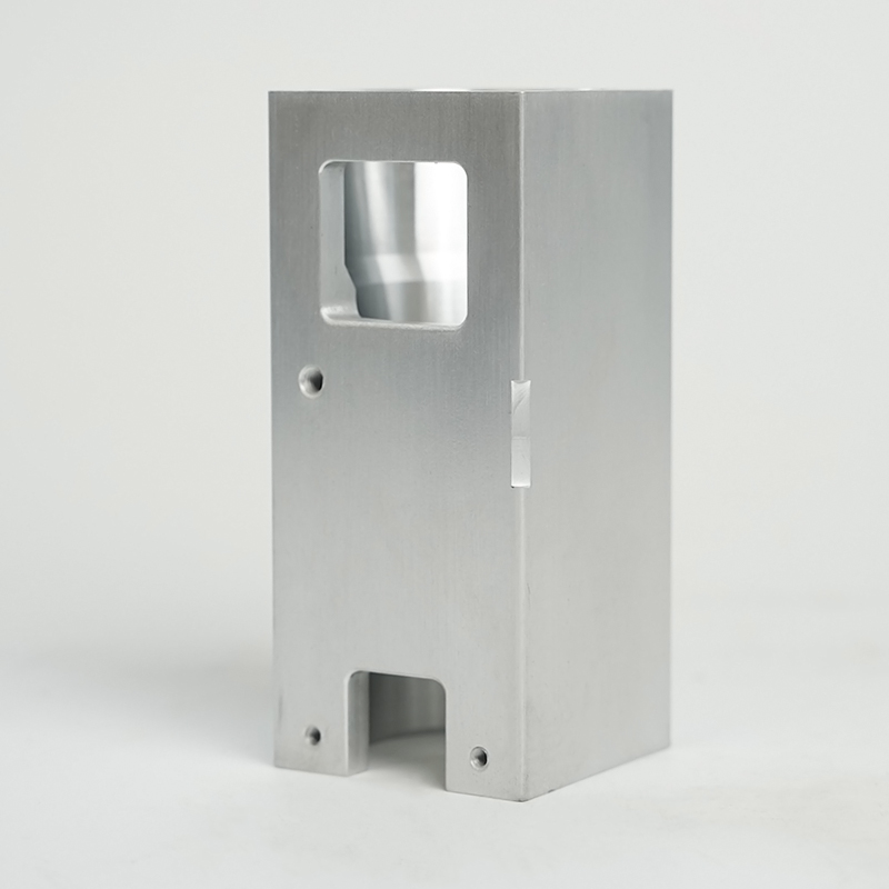 Extrudovaný hliníkový zliatinový úložný priestor na úložisko chladiča Extrudovaný hliníkový zliatinový úložný priestor na úložisko chladiča